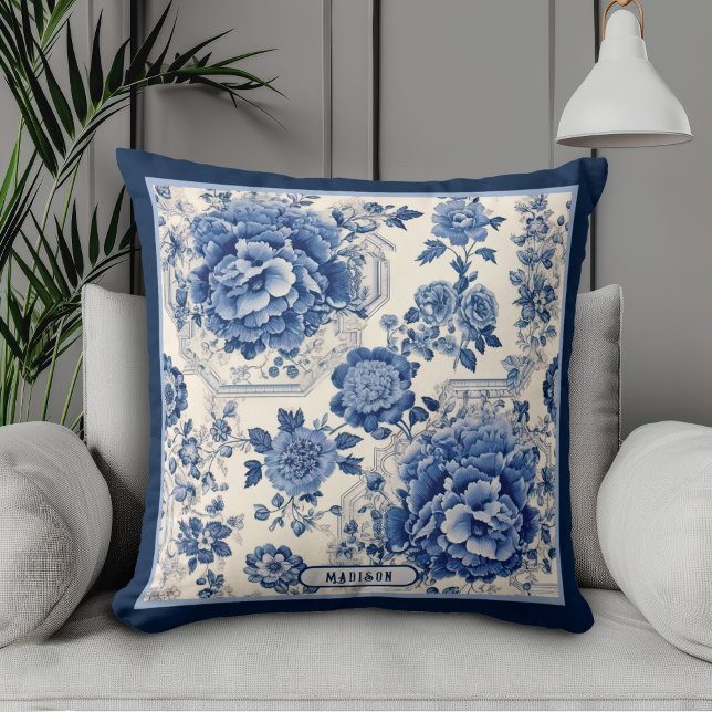 Chique Blauw wit bloemenchinoiserie toile monogram Kussen (Creator heeft geüpload)
