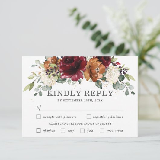 Chique Bourgogne Bloemen Bruiloft Maaltijd Keuze R RSVP Kaartje (Staand voorkant)