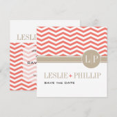 Chique Chevron Monogram Save the Date | koraalrood (Voorkant / Achterkant)