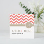 Chique Chevron Monogram Save the Date | koraalrood (Staand voorkant)