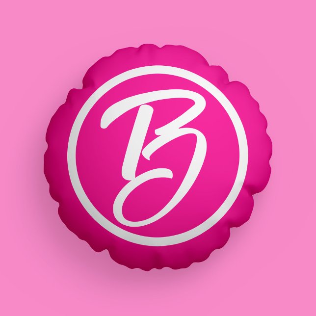 Chique Hot Pink White Monogram Script Rond Kussen (Mockup of pillow on pink background)
