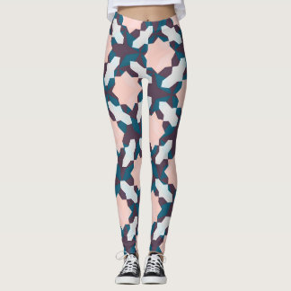 Chique in camouflage leggings