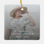 Chique in liefdevolle herinnering Moeder Memorial Keramisch Ornament (Voorkant)