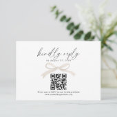 Chique Ivoor Beige Bow Lint QR Code Bruiloft RSVP Kaartje (Staand voorkant)