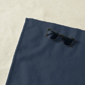 Chique meneer mevrouw donkerblauw wit monogram strandlaken (In situ)
