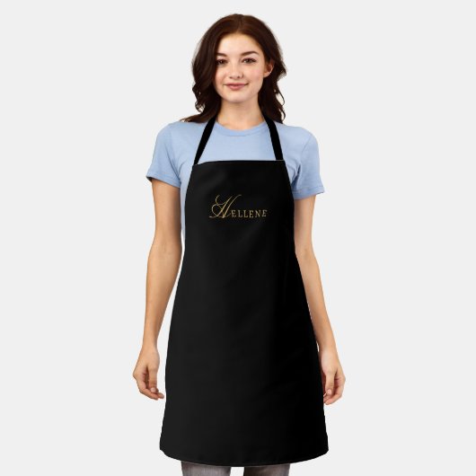 Chique Modern Minimaal Zwart Goud Script Monogram Schort (Gedragen)