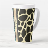 Chique Quartrefoil Giraffe Print gepersonaliseerd Latte Mok (Rechterhoek)