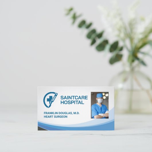 Chirurg in werkkleding | Medisch scalpel logo Visitekaartje (Staand voorkant)