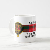 Chisholm Scottish crest and Tartan mok (Voorkant links)