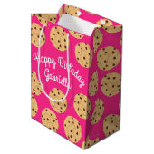 Chocolade Chip Cookie Kinder 1e verjaardag Pink Medium Cadeauzakje (Achterkant Gekanteld)