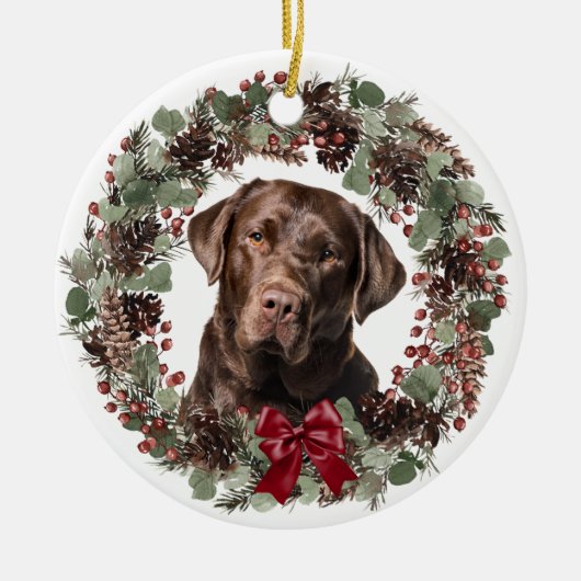 Chocolade Lab Dog Pinecone Wreatalized Keramisch Ornament (Voorkant)