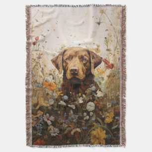Chocolade labrador en wilde bloemen gooien deken