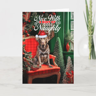 Chocolade Labrador Kersthond Naughty or Nice Feestdagen Kaart