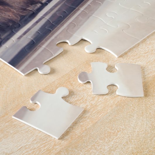 chocolade labrador puppy in auto legpuzzel (Zijkant)