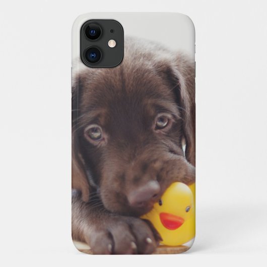 Chocolade Labrador Puppy met Speelgoed Duck Case-Mate iPhone Case (Achterkant)