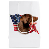 Chocolade Labrador Retriever Amerikaanse vlag Medium Cadeauzakje (Achterkant)
