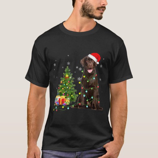 Chocolade Labrador Santa Hat-kerstlampjes T-shirt (Voorkant)