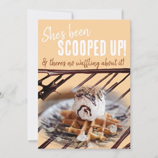 Chocolade motregen ijsschep op een wafel kaart (Voorkant)