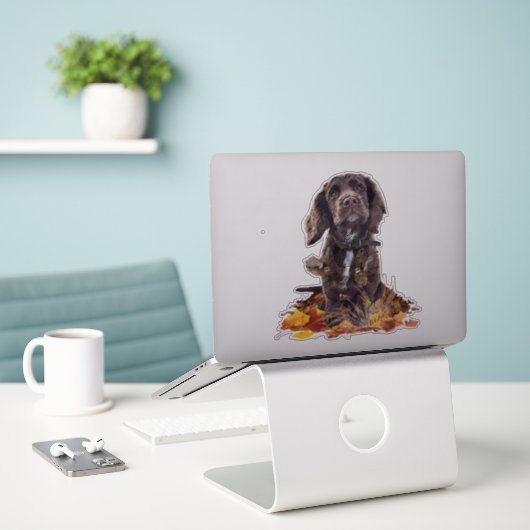 Chocoladecockerspanielpuppy Sticker (Laptop op bureau)