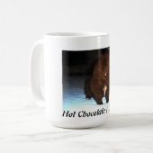 Chocoladepommerse puppy op mok (Voorkant links)