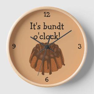 Chocolate Bundt O'Clock cake themed custom keuken