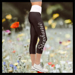 CHOISISSEZ VOTRE COULEUR Yoga capri leggings perso<br><div class="desc">CHOISISSEZ VOTRE COULEUR Personnalisé yoga capri leggings! Imprimé d'un bord à l'autre, avec votre nom en gros script blanc vers le haut d'une jambe! L'échantillon est brun foncé avec ceinture blanche, mais vous pouvez facilement customiser à la couleur de votre choix. Il est également facile de modifier ou de supprimer...</div>