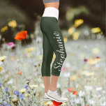 CHOISISSEZ VOTRE COULEUR Yoga capri leggings perso<br><div class="desc">CHOISISSEZ VOTRE COULEUR Personnalisé yoga capri leggings! Imprimé d'un bord à l'autre, avec votre nom en gros script blanc vers le haut d'une jambe! L'échantillon est vert chasseur avec ceinture blanche, mais vous pouvez facilement customiser à la couleur de votre choix. Il est également facile de modifier ou de supprimer...</div>