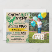 Chomp & Stomp! Dinosaur Boys 1st geboortedag foto Kaart (Voorkant)