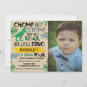 Chomp & Stomp! Dinosaur Boys 4e verjaardag Foto Kaart (Voorkant)