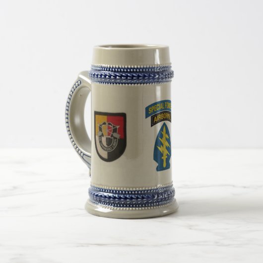 Chope À Bière 3ème Groupe Stien de forces spéciales (Devant gauche)