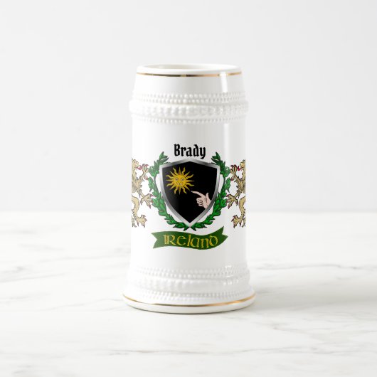Chope À Bière Brady Irish Shield Nom personnalisé (Centre)