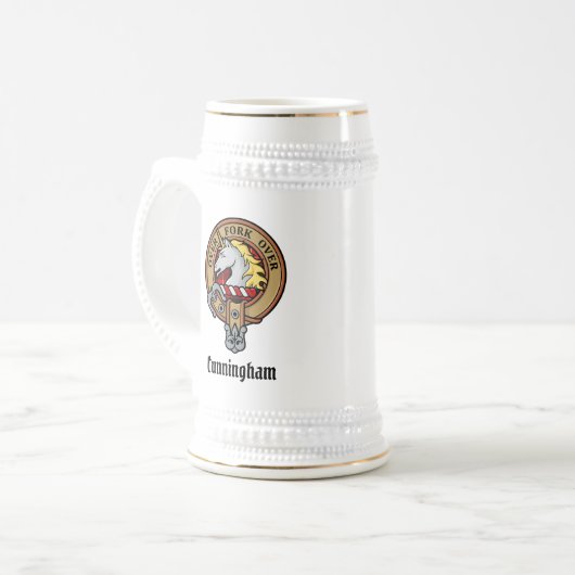 Chope À Bière Clan Cunningham Crest sur Tartan (Devant gauche)