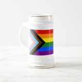 Chope À Bière Drapeau de fierté Progress Pride de SlipperyJoe si (Devant gauche)