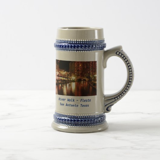 Chope À Bière Fiesta de ~ de promenade de rivière (Droite)