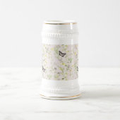 Chope À Bière fleurs délicates avec un papillon dans le style ch (Centre)