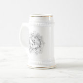 Chope À Bière Groomsmen Beer Stein Dusty Blue Monogram (Devant gauche)