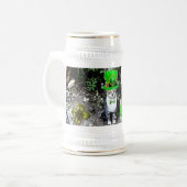 CHOPE À BIÈRE LE JOUR DE SAINT PATRICK CAT WITH GREEN IRISH (Devant gauche)