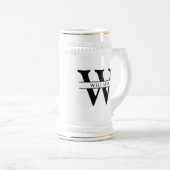 Chope À Bière monogramme personnalisé, initial et nom simple (Devant droit)