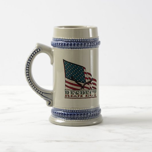 Chope À Bière Respect patriotique, Aigle sur grand drapeau améri (Gauche)