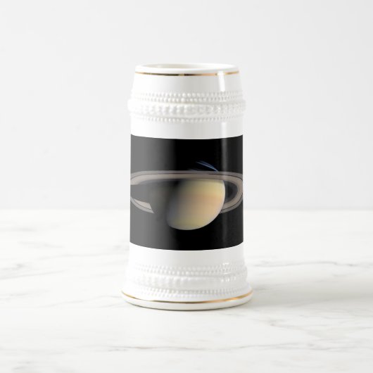 Chope À Bière Sunlit Saturn Gas géant Planet par Cassini (Centre)