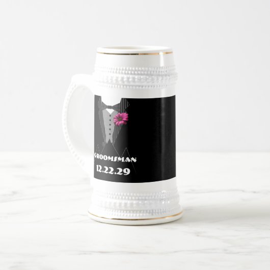 Chope À Bière Tuxedo Bow Cravate Gerber Daisy Groomsman Stein (Devant gauche)