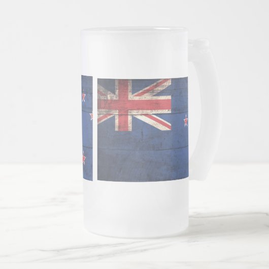 Chope Givrée Ancien Drapeau Néo-Zélandais En Bois ; (Devant droit)