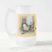 Chope Givrée Le Chat Apprécie Une Bière De Verre Frosted Bière (Gauche)