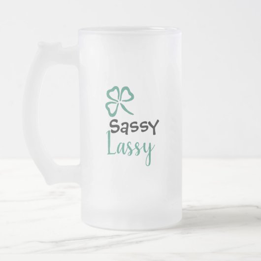 Chope Givrée Sassy Lassy avec trèfle pour la Saint-Patrick (Gauche)