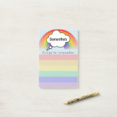 Choses d'arc-en-ciel pour se rappeler le post-it (Sur un bureau)