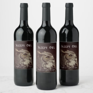 Chouette couchée Mockup Étiquettes de vin personna