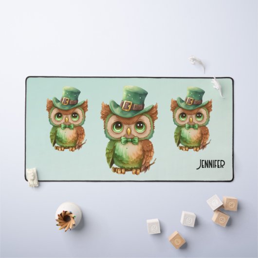 Chouette mignonne dans un chapeau vert (Tableau pour enfants)