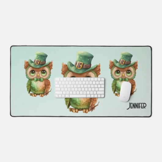 Chouette mignonne dans un chapeau vert (Clavier et souris)
