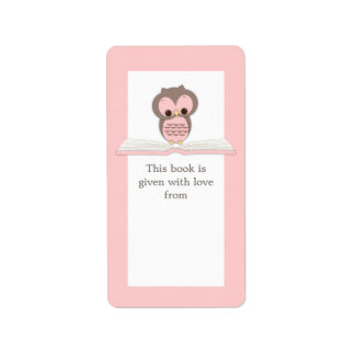 Chouette rose bébé sur livre Étiquette boîte cadea
