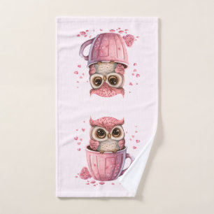Chouette rose mignonne en coupe